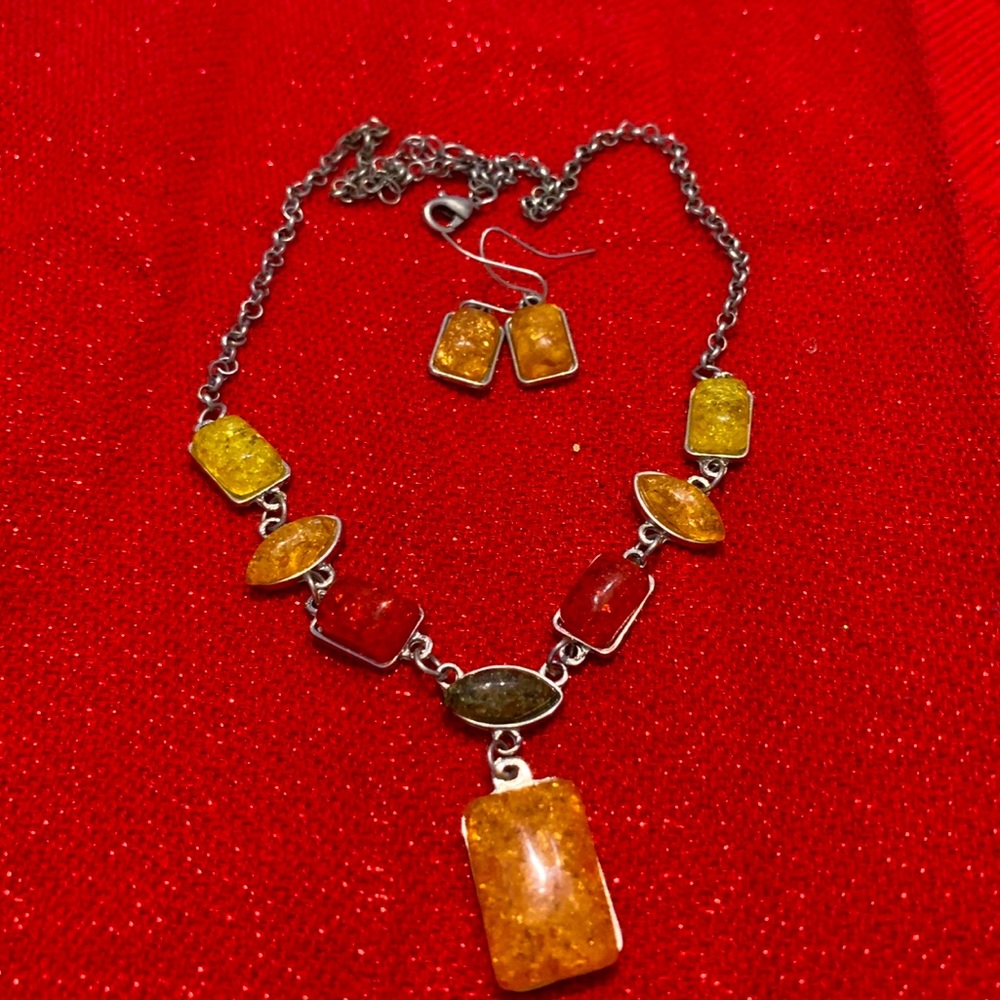 Multicolor necklace with matching earrings